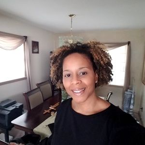 Meet your Posher, Anissa